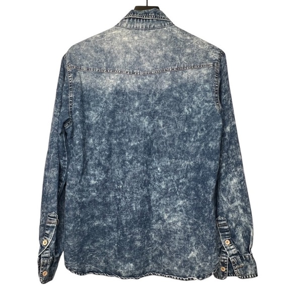 Rocawear | Denim Acid Wash Button Down Shirt Sz M - Picture 6 of 6